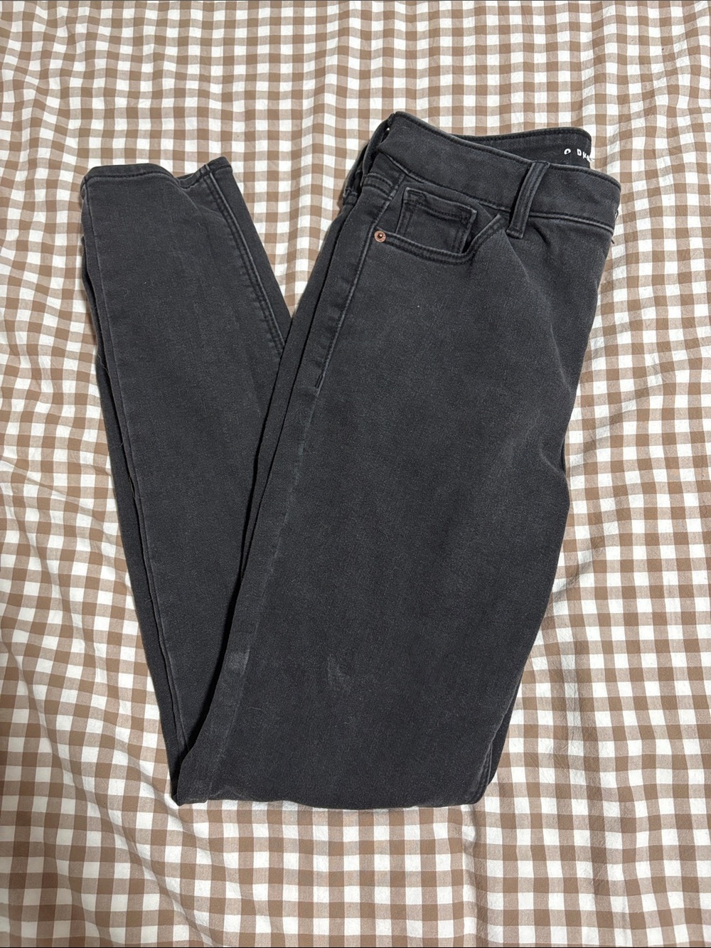 Old Navy Women’s Skinny Jeans in Charcoal Black
